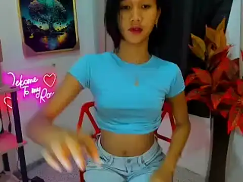 littlemikay online show from February 2026 06:31:01 AM