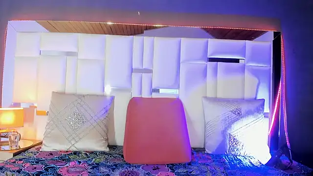 Snapshot of HilarySolis chatting on February 2026 04:04:01 PM HilarySolis online show from February 2026 04:04:01 PM