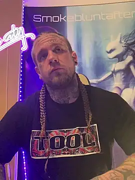 Smokebluntafterblunt online show from April 2026 01:27:02 PM