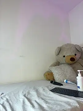 Snapshot of Kyliegolden chatting on February 2026 03:44:02 AM Kyliegolden online show from February 2026 03:44:02 AM