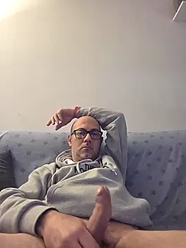 pareja47 online show from February 2026 08:44:02 AM