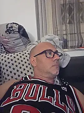 pareja47 online show from June 2026 08:18:02 PM