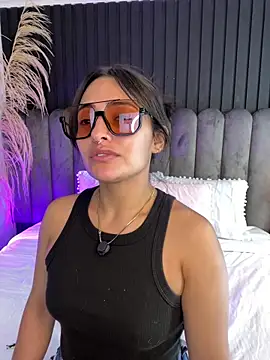 Nanda vixen  online show from June 2026 11:21:01 PM