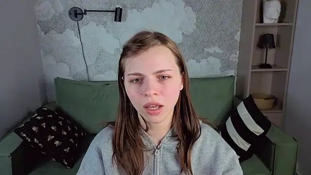 Snapshot of LesleySky chatting on February 2026 06:06:01 PM LesleySky online show from February 2026 06:06:01 PM