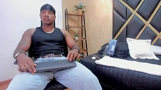 Snapshot of LuccianoDaytona chatting on February 2026 08:06:01 PM LuccianoDaytona online show from February 2026 08:06:01 PM