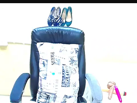 Snapshot of BubblyIvyxxx chatting on February 2026 06:44:01 AM BubblyIvyxxx online show from February 2026 06:44:01 AM