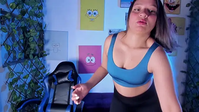 Snapshot of Juli_W chatting on February 2026 02:58:02 PM Juli W online show from February 2026 02:58:02 PM