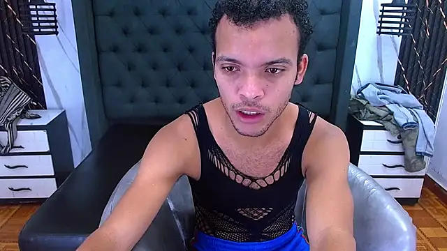 Snapshot of WilThePasive chatting on February 2026 01:17:01 PM WilThePasive online show from February 2026 01:17:01 PM