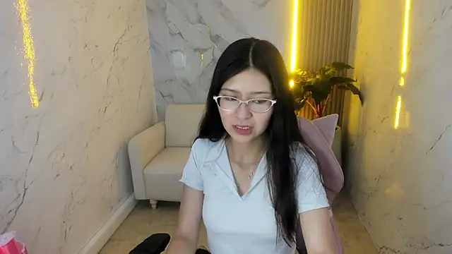 Snapshot of dani_tf chatting on February 2026 01:29:02 PM dani tf online show from February 2026 01:29:02 PM