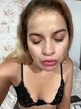 Snapshot of AriBeautiful chatting on March 2026 07:23:01 AM AriBeautiful online show from March 2026 07:23:01 AM