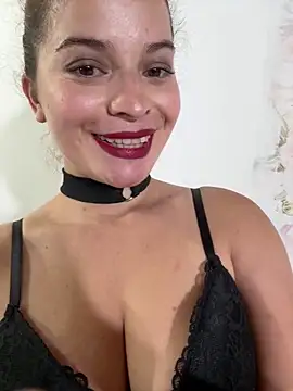 Snapshot of AriBeautiful chatting on May 2026 06:08:01 AM AriBeautiful online show from May 2026 06:08:01 AM