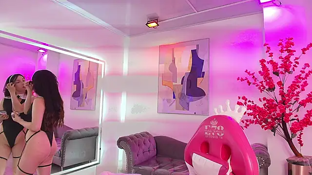 Chloe dolly online show from April 2026 11:15:01 AM