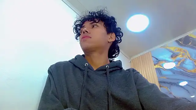 Snapshot of DaviidBuckx_ chatting on February 2026 02:42:02 AM DaviidBuckx online show from February 2026 02:42:02 AM