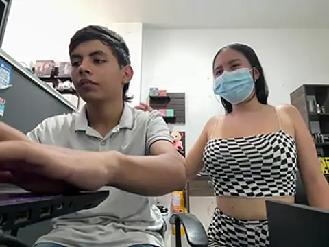 two cam latin online show from February 2026 05:00:02 PM