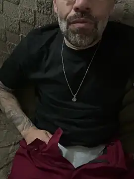 Snapshot of trombaio chatting on February 2026 11:45:01 PM trombaio online show from February 2026 11:45:01 PM