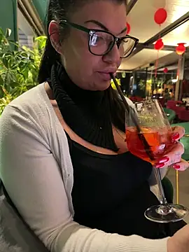 Snapshot of trombaio chatting on February 2026 08:05:02 PM trombaio online show from February 2026 08:05:02 PM