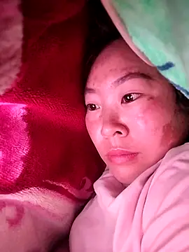 Snapshot of Yiyoongg chatting on February 2026 09:19:02 PM Yiyoongg online show from February 2026 09:19:02 PM