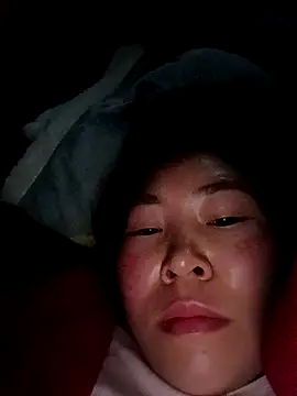 Snapshot of Yiyoongg chatting on March 2026 11:29:02 PM Yiyoongg online show from March 2026 11:29:02 PM