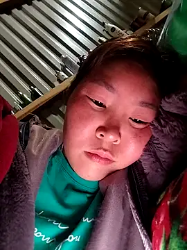 Yiyoongg online show from March 2026 01:32:02 AM