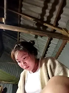 Yiyoongg online show from April 2026 01:06:02 PM