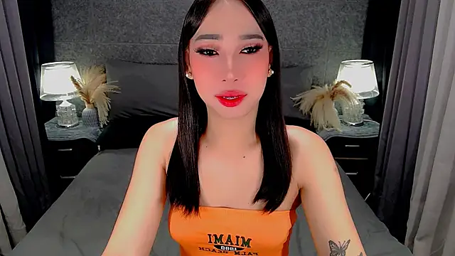 Snapshot of saphira_fucks chatting on February 2026 06:34:02 PM saphira fucks online show from February 2026 06:34:02 PM