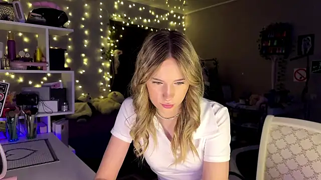 Snapshot of amily_sunray chatting on February 2026 02:14:01 PM amily sunray online show from February 2026 02:14:01 PM