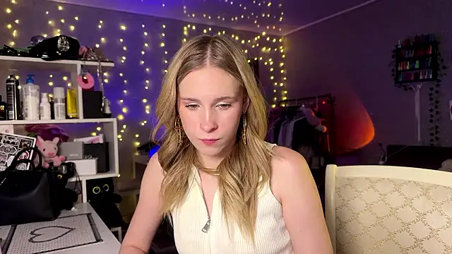 Snapshot of amily_sunray chatting on March 2026 02:45:02 PM amily sunray online show from March 2026 02:45:02 PM