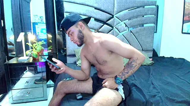 Xanderstone00 online show from May 2026 09:54:01 PM