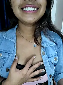 Snapshot of LIZANI_0 chatting on February 2026 05:58:01 PM LIZANI 0 online show from February 2026 05:58:01 PM