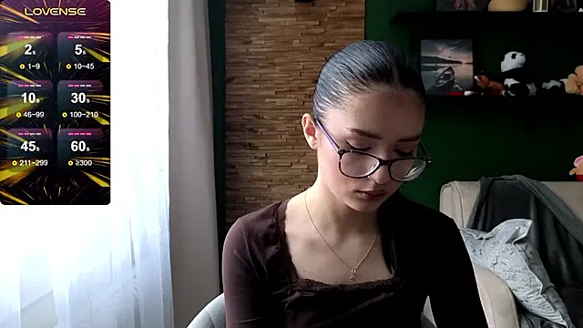 Snapshot of Whitney11_1131 chatting on February 2026 07:06:01 AM Whitney11 1131 online show from February 2026 07:06:01 AM