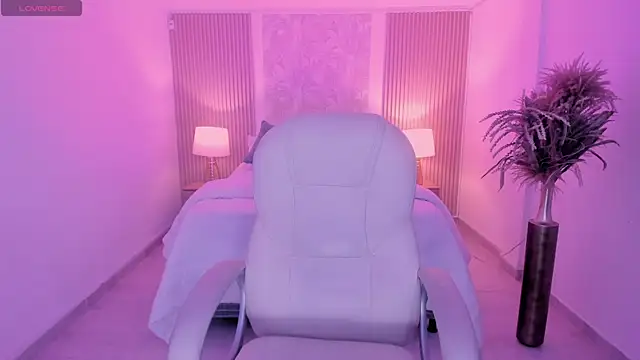 karol priston online show from April 2026 03:07:02 AM