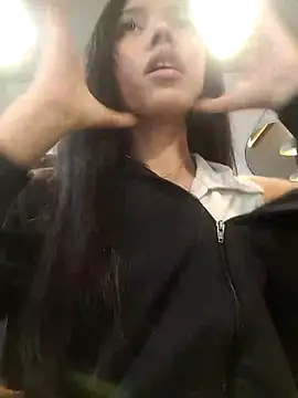 Snapshot of jadelaurent chatting on February 2026 08:32:01 PM jadelaurent online show from February 2026 08:32:01 PM