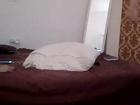 Snapshot of Mickredge chatting on February 2026 12:09:02 PM Mickredge online show from February 2026 12:09:02 PM