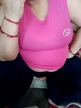 Snapshot of Simran_008 chatting on April 2026 07:02:01 AM Simran 008 online show from April 2026 07:02:01 AM