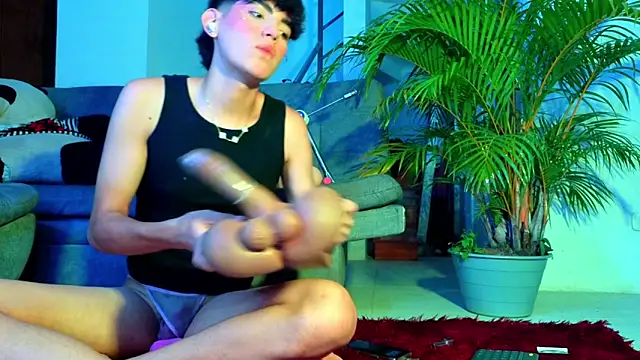Snapshot of max_femboy chatting on May 2026 04:51:01 AM max femboy online show from May 2026 04:51:01 AM