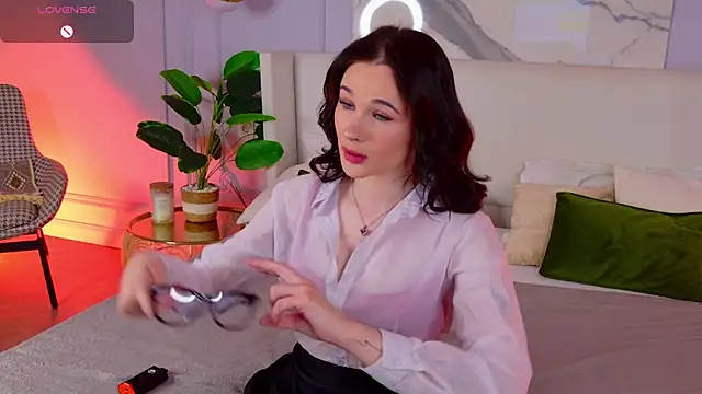 Abigail Forland online show from June 2026 05:06:01 AM