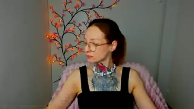 Esmi Winter online show from March 2026 06:19:02 PM