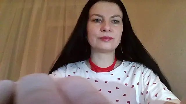 Clover Shine online show from February 2026 08:16:01 PM