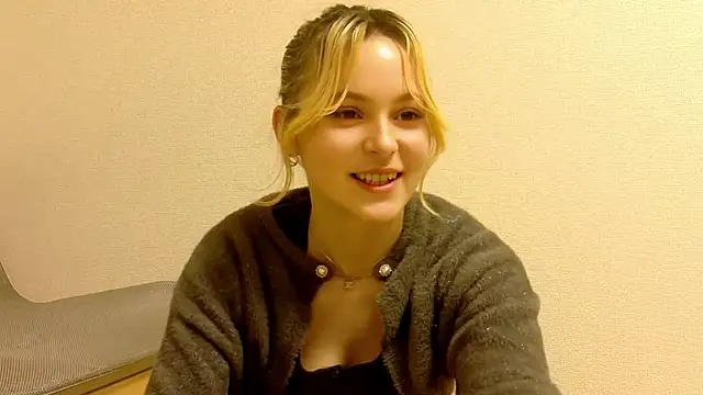 Snapshot of e_ri_ka93 chatting on February 2026 11:09:02 AM e ri ka93 online show from February 2026 11:09:02 AM