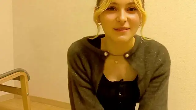 Snapshot of e_ri_ka93 chatting on February 2026 10:12:01 AM e ri ka93 online show from February 2026 10:12:01 AM