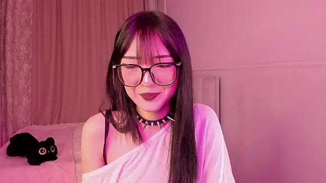 Snapshot of ariyastar chatting on April 2026 02:33:01 PM ariyastar online show from April 2026 02:33:01 PM