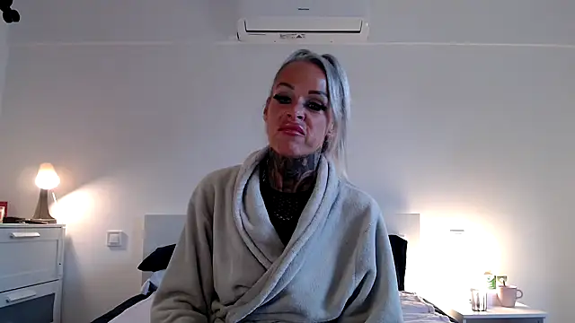 Sophie-Logan-Ink online show from April 2026 04:45:02 PM