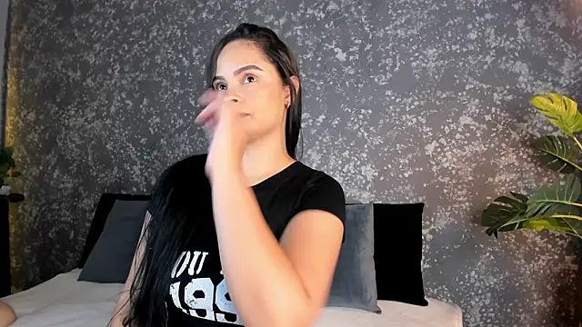 Snapshot of emma__summers chatting on February 2026 07:23:01 PM emma summers online show from February 2026 07:23:01 PM