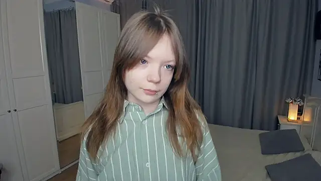 Snapshot of LavenderMitten chatting on February 2026 05:05:02 AM LavenderMitten online show from February 2026 05:05:02 AM