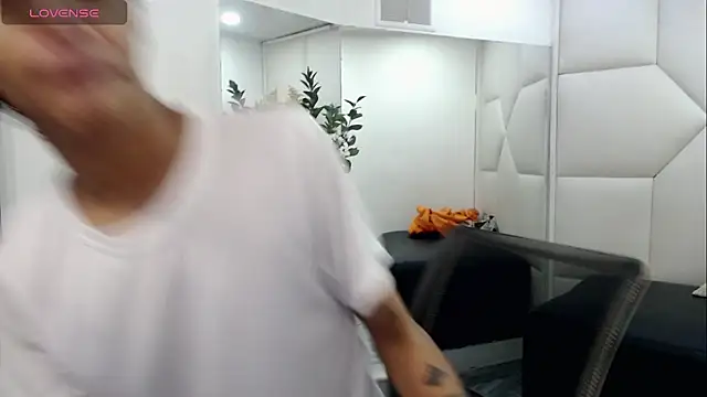 MattyMaxx  online show from February 2026 01:48:02 AM