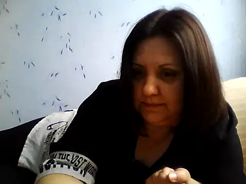 LockyCharm111 online show from April 2026 06:29:02 AM