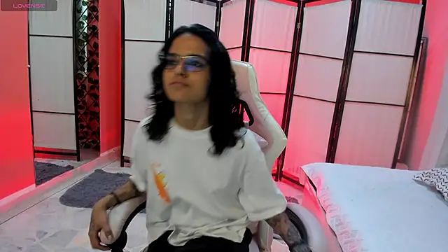 Julianne 7 online show from February 2026 09:02:01 PM