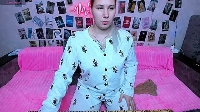 Snapshot of x_Ulya1cutex chatting on March 2026 03:52:02 AM x Ulya1cutex online show from March 2026 03:52:02 AM