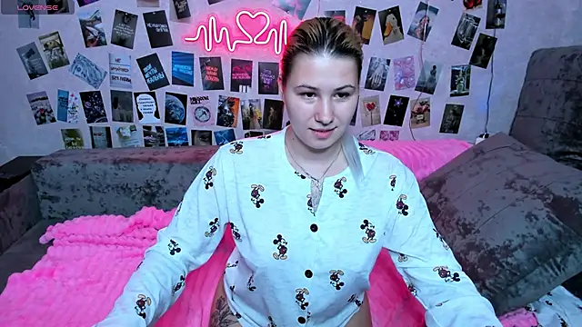 Snapshot of x_Ulya1cutex chatting on March 2026 07:15:01 AM x Ulya1cutex online show from March 2026 07:15:01 AM