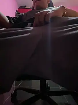 Snapshot of Ggadezpr chatting on February 2026 03:30:02 PM Ggadezpr online show from February 2026 03:30:02 PM